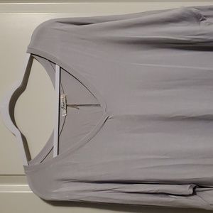 🟦⭐️ Light Gray V neck Dolman